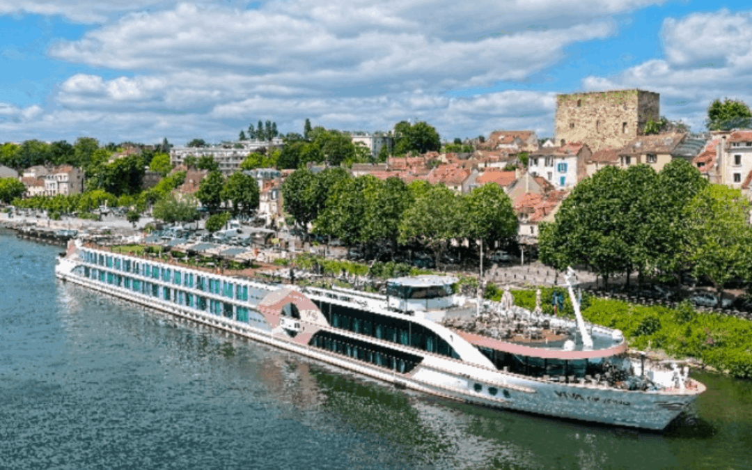 VIVA BEYOND: El nuevo hotel boutique flotante que redefine el lujo en el Sena